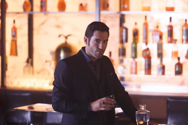 Time for a Drink - Lucifer Season 2 Episode 1 - TV Fanatic