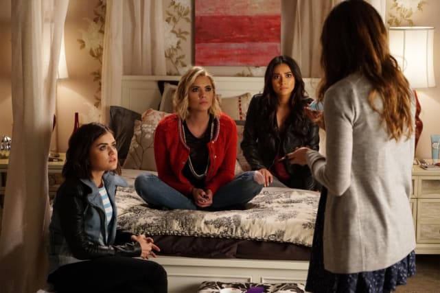 Charles Is Coming To Dinner Y'all - Pretty Little Liars Season 6 Episode 7