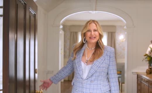 Jennifer Coolidge's Open House