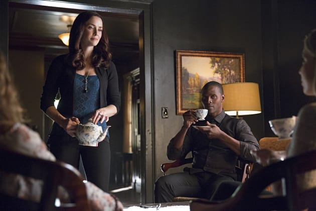 Lily and Her Family - The Vampire Diaries Season 7 Episode 1