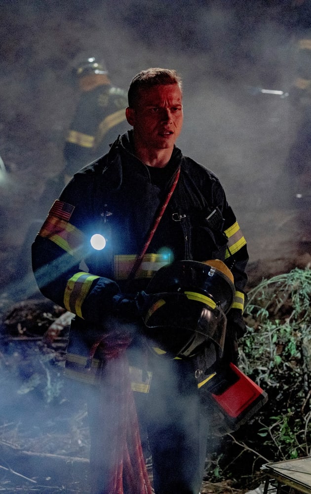 9 1 1 Season 3 Episode 18 Review What S Next Tv Fanatic