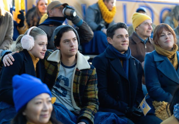 Homecoming Match - Riverdale Season 4 Episode 10