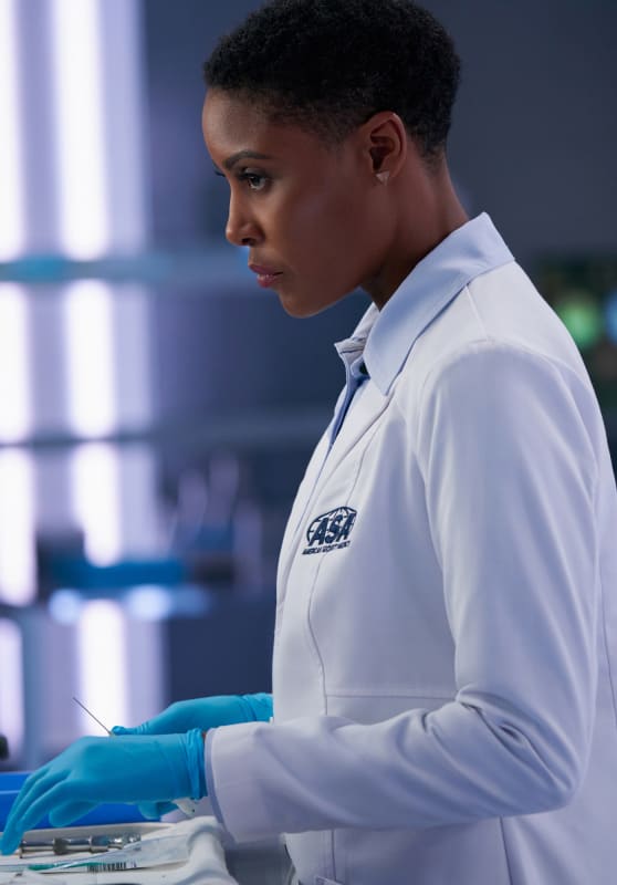 The Vaccine - Tall - Black Lightning Season 3 Episode 5