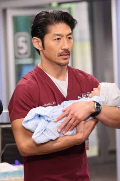 Assisting a New Mother - Chicago Med Season 8 Episode 6