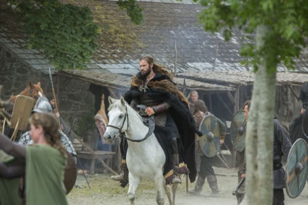 Rollo Rides Into Town - Vikings Season 3 Episode 1