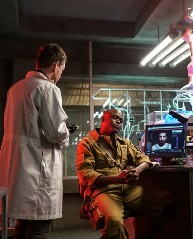 Gravedigger Returns - Black Lightning Season 3 Episode 14 - TV Fanatic