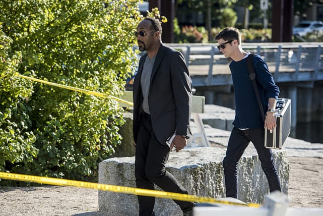 Crime Scene - The Flash Season 3 Episode 2