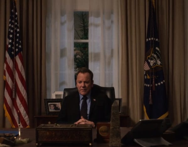 Kirkman at his Desk - Designated Survivor Season 3 Episode 7