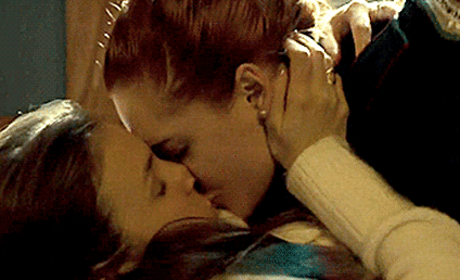17 Most Dramatic TV Kisses 