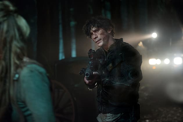 Gunpoint - The 100 Season 3 Episode 11