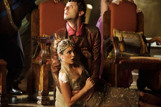 Queen Down! - The Magicians Season 2 Episode 6