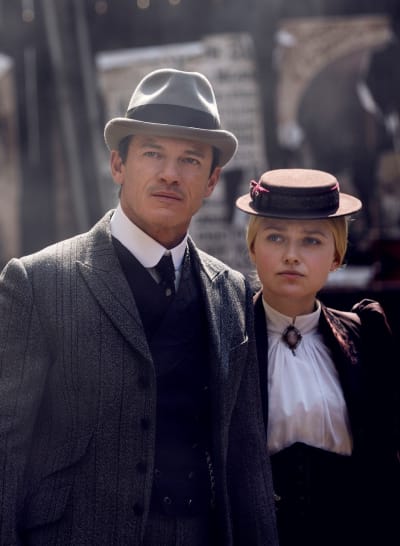Searching for a Killer -- Tall - The Alienist: Angel of Darkness Season 1 Episode 6