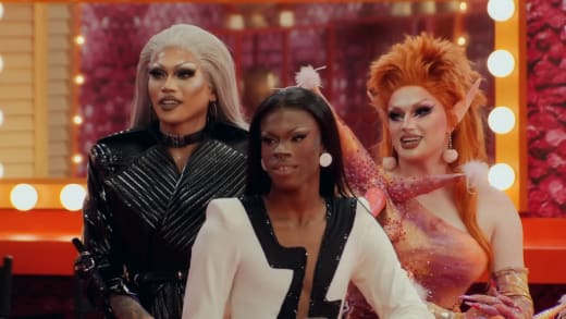 The Queens Arrive - RuPaul's Drag Race