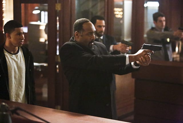 Flash season 2 outlet episode 20 full episode