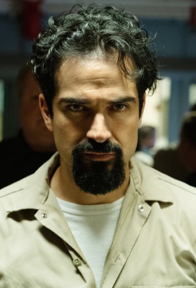 Javier Goes to Jail - Queen of the South Season 4 Episode 8