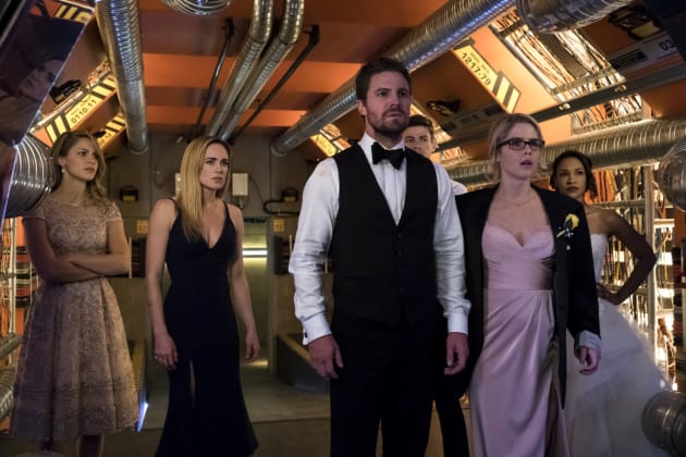 Who Just Arrived - Arrow Season 6 Episode 8