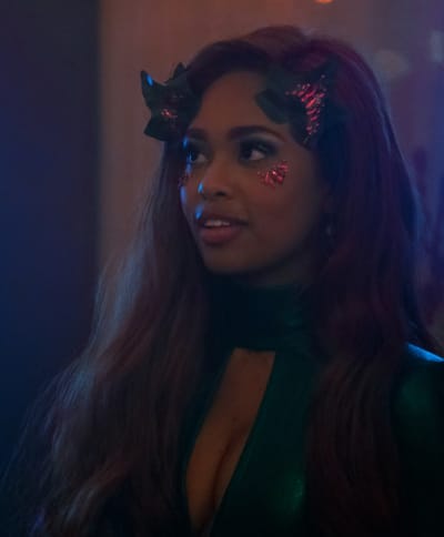 Faran as Poison Ivy - Pretty Little Liars: Original Sin Season 1 Episode 5