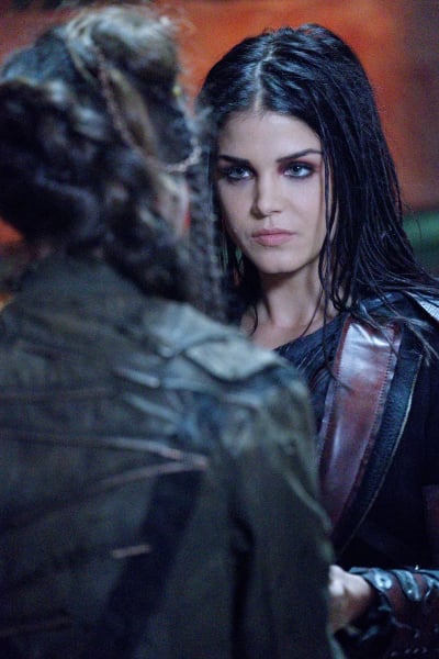 The 100 Season 5 Episode 6 Review Exit Wounds Tv Fanatic