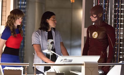 The Flash Photo Preview: A Snart Move