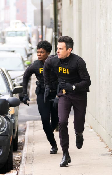 Giving Chase - FBI Season 5 Episode 13