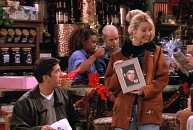 phoebe and her dad on friends christmas episode