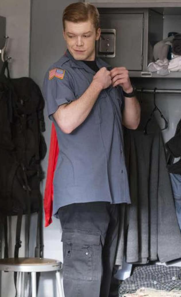 Ian at Work - Shameless Season 8 Episode 10