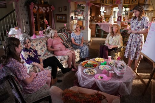 Baby Shower - Young Sheldon