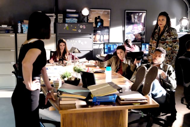 Control room pitches - UnREAL Season 3 Episode 7