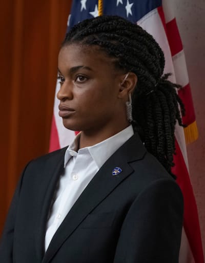 Agent 355 - Y: The Last Man Season 1 Episode 1