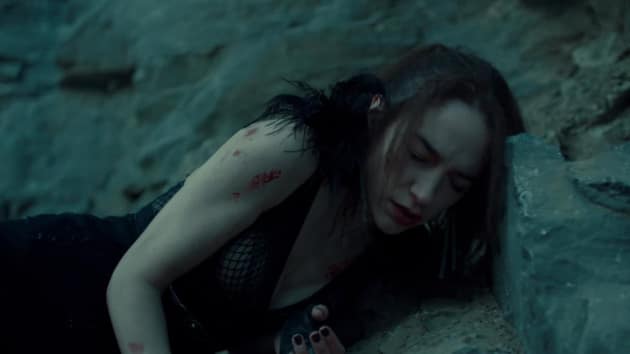 Wynonna on the Cliff - Wynonna Earp Season 3 Episode 2