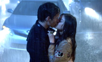 17 Romantic TV Kisses in the Rain