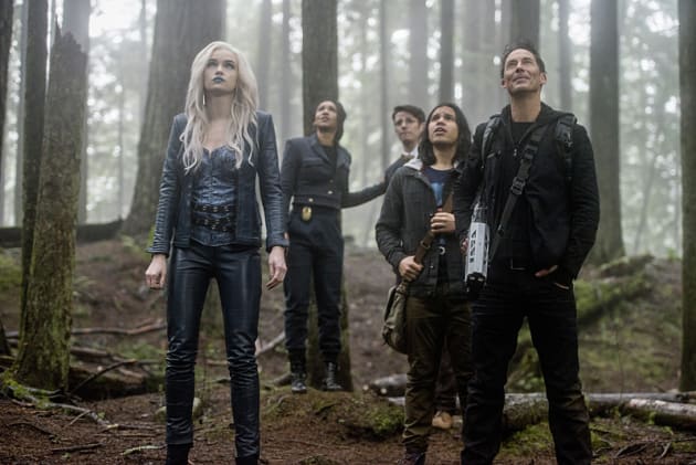 The flash season 2 episode 14 watch online sale
