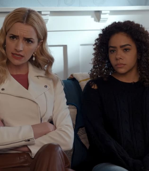 Ginny & Season 2 Episode 7 Review Let Us Serenade the Sh*t Out of You TV Fanatic