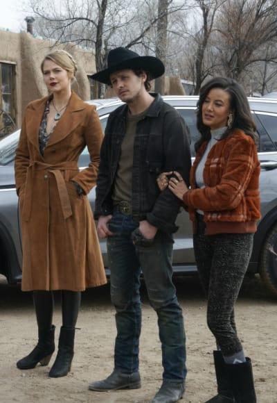 Isobel, Michael, & Maria - Roswell, New Mexico Season 2 Episode 10