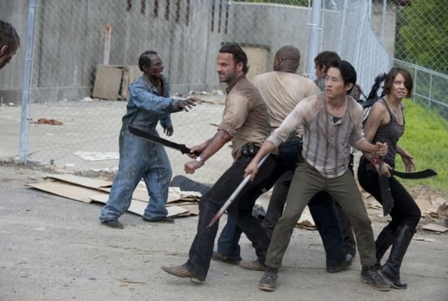 Ontwapening Gewoon steekpenningen Watch The Walking Dead Season 3 Episode 1 Online - TV Fanatic