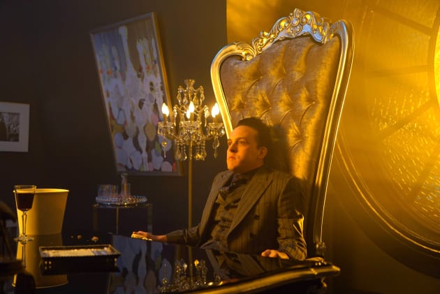 Sitting on His Throne - Gotham Season 4 Episode 6