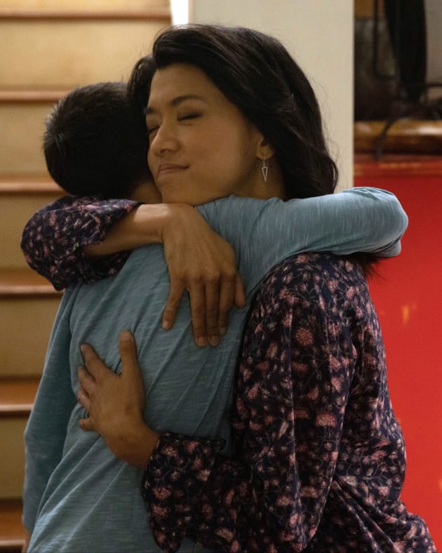 Warm Embrace - A Million Little Things Season 2 Episode 3