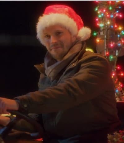 Playing Santa - Christmas on the Vine
