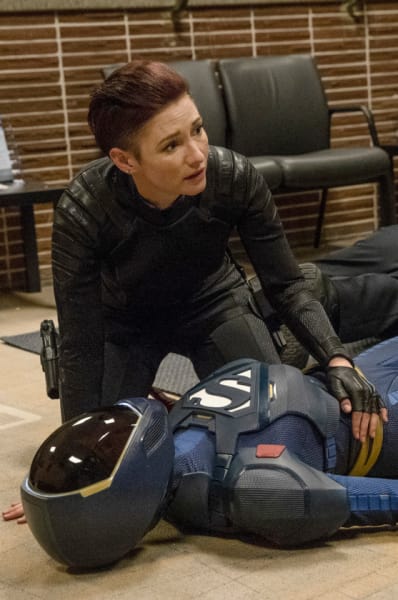 It's In the Atmosphere - Supergirl Season 4 Episode 4
