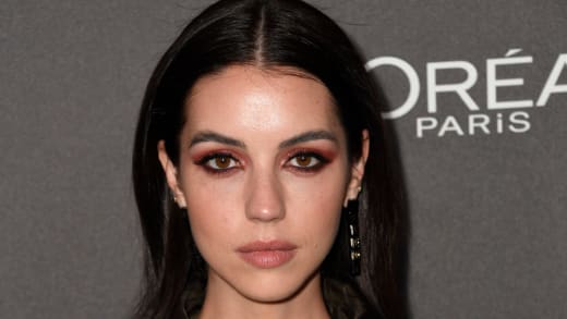 Adelaide Kane attends the Entertainment Weekly  SAG Party