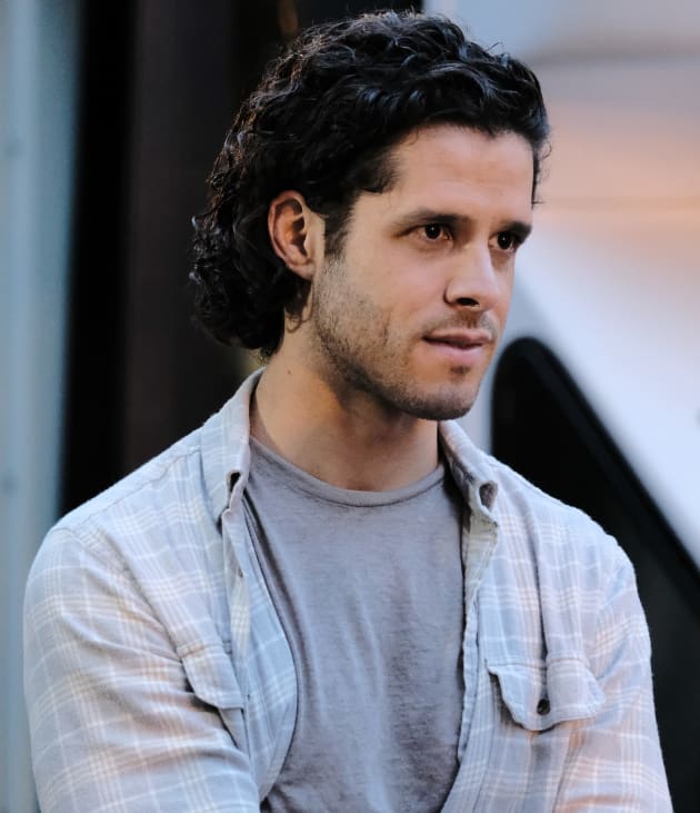 Dr. Hottie - Tall - The Resident Season 2 Episode 10