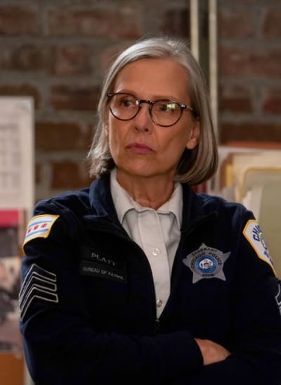 Bespectacled Platt -tall - Chicago PD Season 10 Episode 7