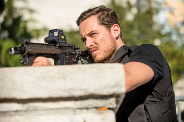 Halstead Takes Aim - Chicago PD Season 3 Episode 2