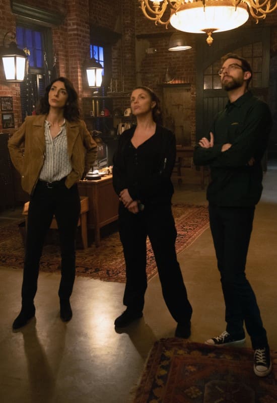 Watching the Screen - NCIS: New Orleans Season 5 Episode 14