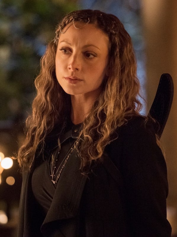 Tatiana - Batwoman Season 2 Episode 8