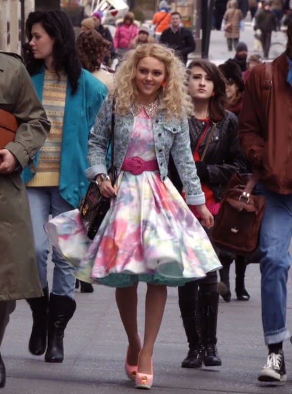 The Carrie Diaries: Carrie Moves to New York City--"Welcome to New York"