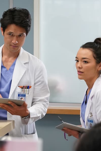 Blunt Interns-tall - Grey's Anatomy Season 19 Episode 11