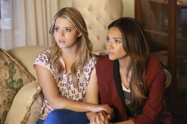 Emily and Alison - Pretty Little Liars