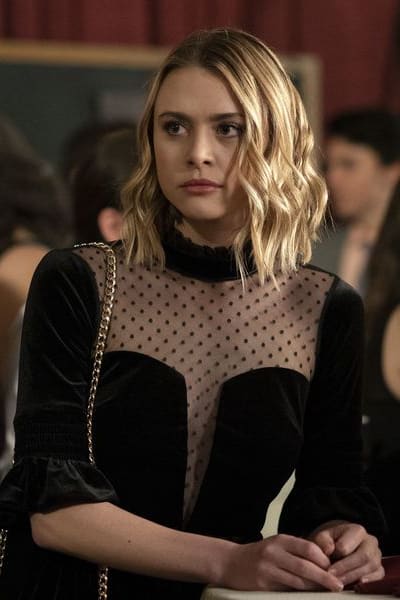 Beacon Guard - PLL: The Perfectionists Season 1 Episode 9