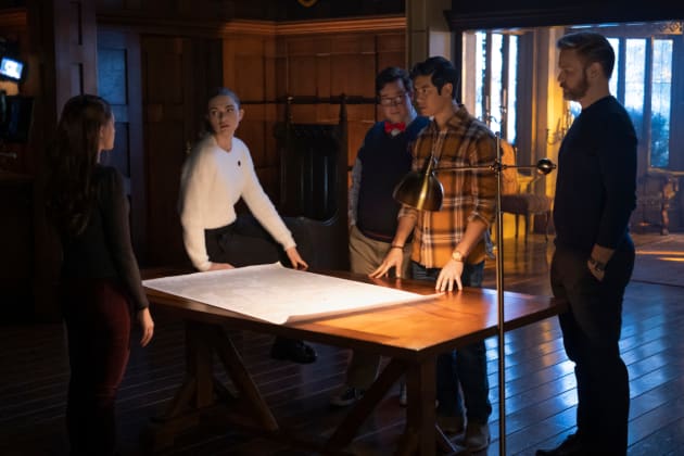 Streaming legacies shop episode 8